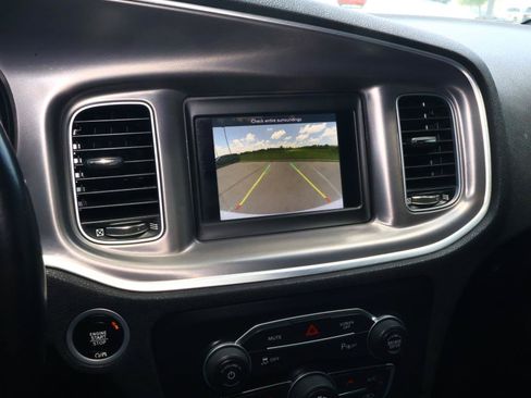 Used 2022 Dodge Charger SXT RWD image 21