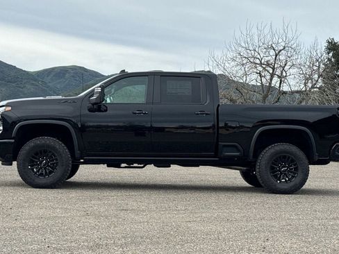 New 2026 Chevrolet Silverado 2500 ZR2 w/ LPO, Dark Essentials Package AWD/4WD image 7