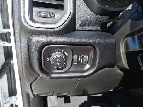 Used 2026 RAM 2500 Laramie AWD/4WD image 18