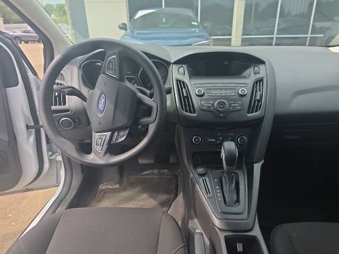 Used 2018 Ford Focus SE FWD image 17