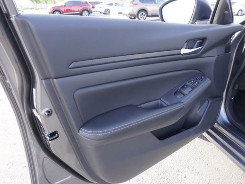 Certified 2025 Nissan Altima 2.5 SV image 14