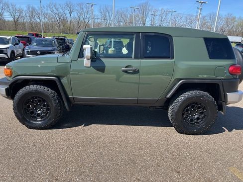 Used 2013 Toyota FJ Cruiser 4WD w/ Convenience Pkg image 4