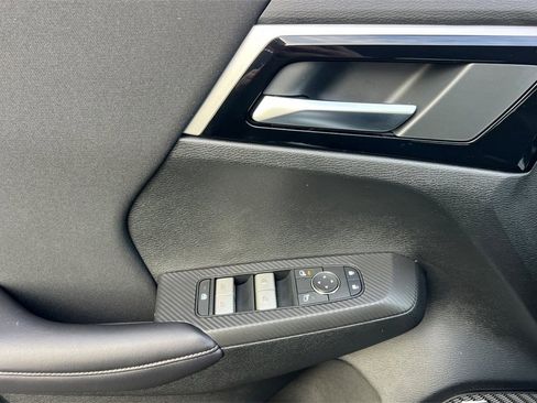 New 2025 Mitsubishi Outlander ES image 12