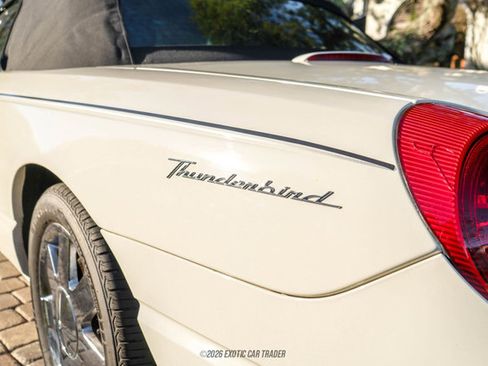 Used 2002 Ford Thunderbird Deluxe image 42