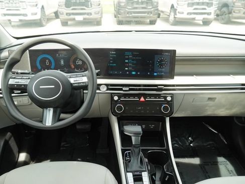 Used 2026 Hyundai Tucson SEL FWD image 14