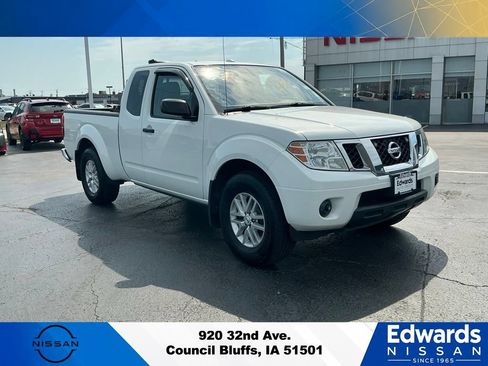 Used 2016 Nissan Frontier SV AWD/4WD image 2
