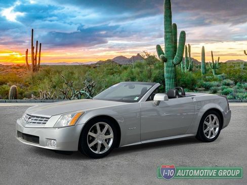 Used 2007 Cadillac XLR RWD image 7