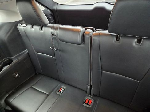 Certified 2023 Toyota Highlander XLE image 8