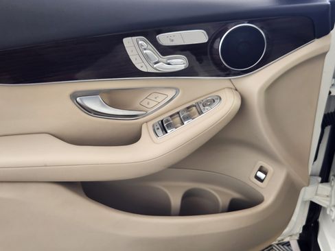 Used 2022 Mercedes-Benz GLC 300 image 16