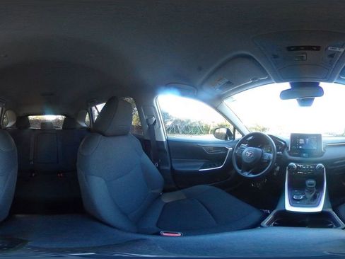 Used 2025 Toyota RAV4 LE image 41