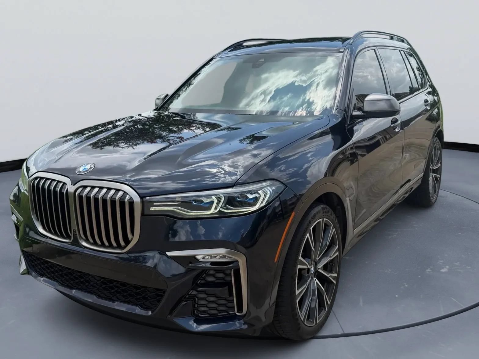 Used 2021 BMW X7 M50i w/ Executive Package AWD/4WD image 2