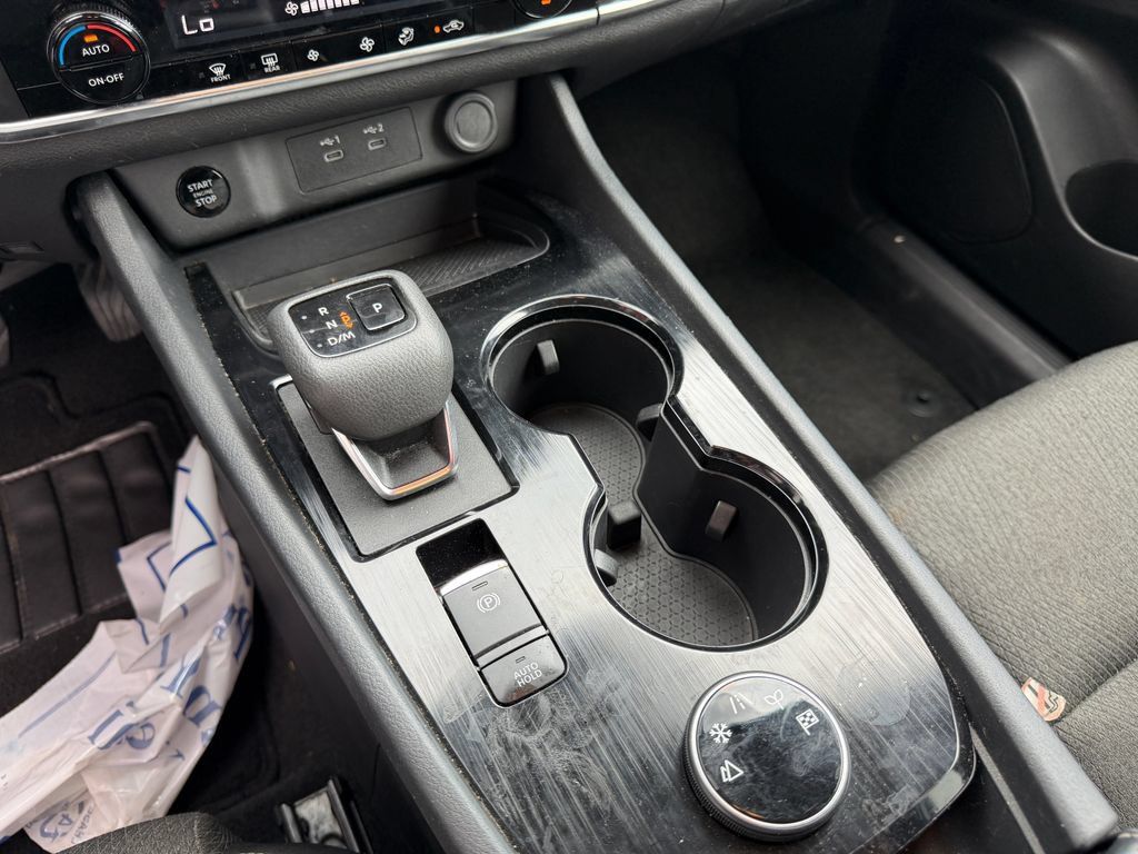 Used 2024 Nissan Rogue SV AWD/4WD image 21