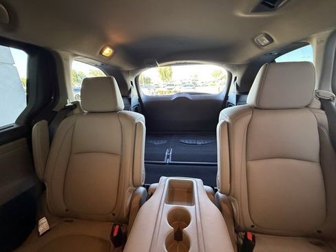 Used 2023 Honda Odyssey Touring image 20