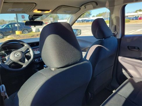 Used 2024 Nissan Kicks S image 12