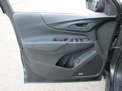 Used 2022 Chevrolet Equinox RS w/ RS Leather Package AWD/4WD image 11