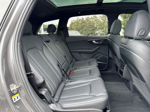Used 2025 Audi Q7 3.0T Prestige image 19