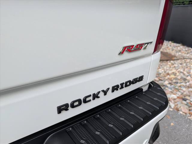 Used 2022 Chevrolet Silverado 1500 RST w/ Safety Package AWD/4WD image 22