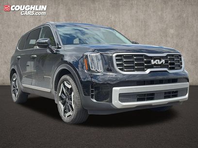Used 2024 Kia Telluride S w/ S Sunroof Package