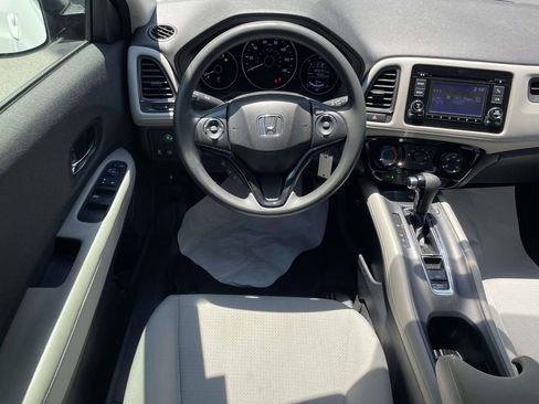 Used 2022 Honda HR-V LX image 11