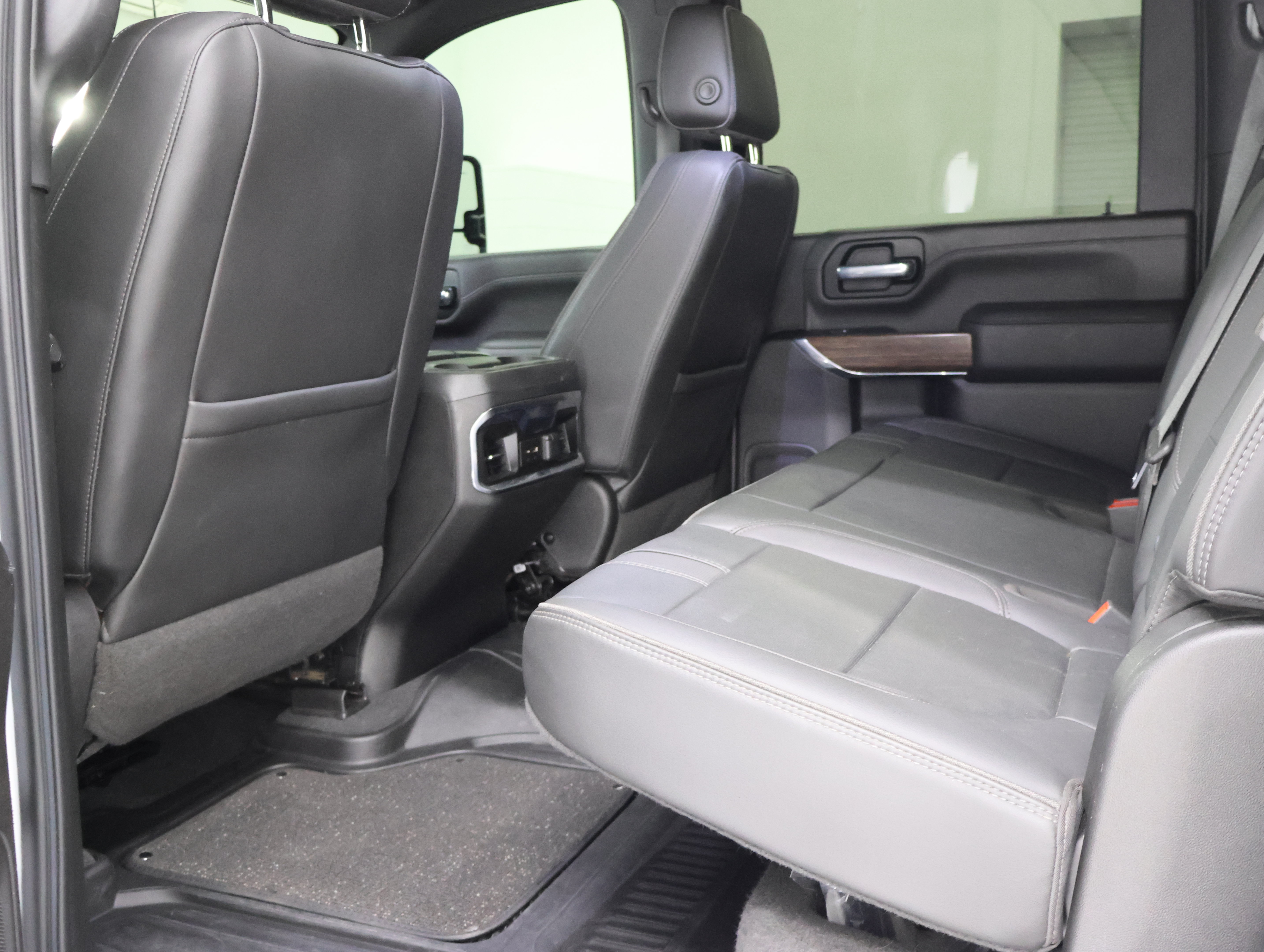 Used 2022 Chevrolet Silverado 2500 High Country w/ Safety Package II AWD/4WD image 9