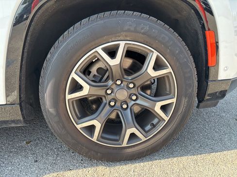 Used 2023 Jeep Wagoneer Series III w/ Preferred Equipment Group image 36