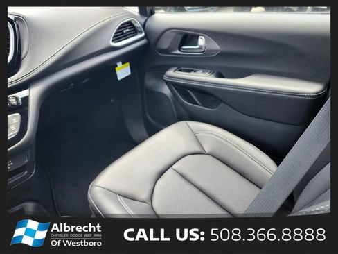 New 2026 Chrysler Pacifica Select w/ S Appearance Package AWD/4WD image 15