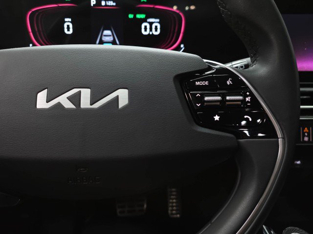 Used 2025 Kia Niro EX Touring FWD image 21