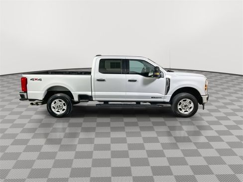 Used 2025 Ford F250 XLT image 9