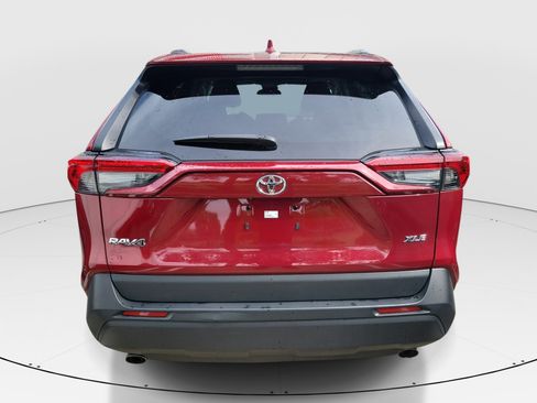 Used 2025 Toyota RAV4 XLE w/ Convenience Package FWD image 6