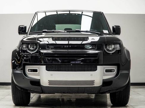 Used 2025 Land Rover Defender 110 S AWD/4WD image 8