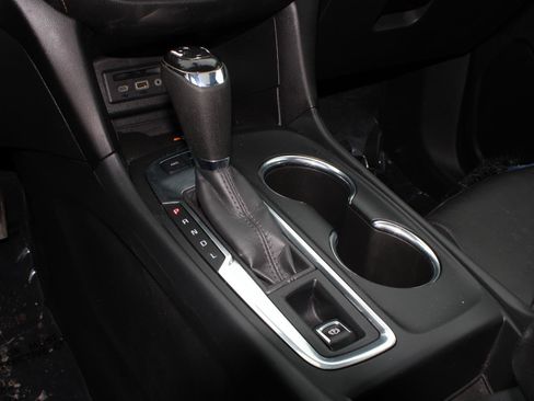 Used 2020 Chevrolet Equinox Premier image 17