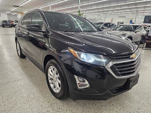 Used 2019 Chevrolet Equinox LT FWD image 3