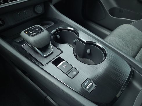 New 2026 Nissan Rogue SV FWD image 17