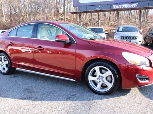 Used 2013 Volvo S60 T5 image 5