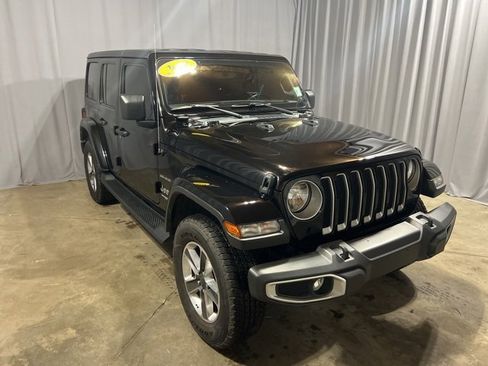 Used 2022 Jeep Wrangler Unlimited Sahara w/ Cold Weather Group image 6