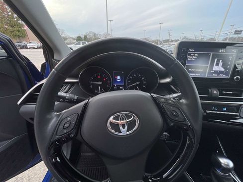 Used 2022 Toyota C-HR Limited image 10