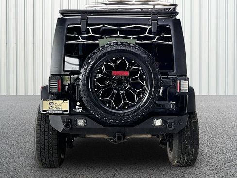 Used 2017 Jeep Wrangler Unlimited Rubicon w/ Dual Top Group AWD/4WD image 5