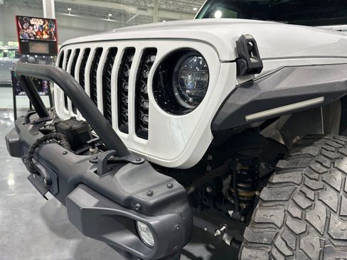 Used 2023 Jeep Gladiator Sport AWD/4WD image 25