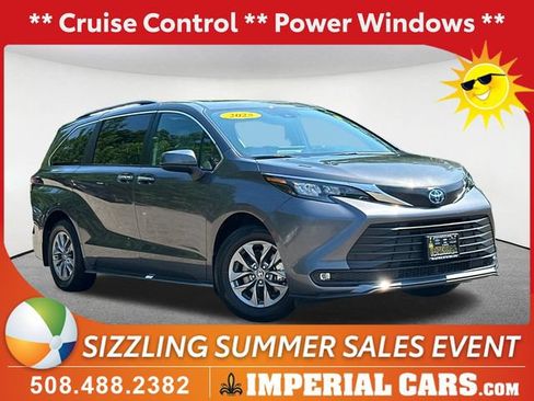 Used 2025 Toyota Sienna XLE w/ XLE Plus Package AWD/4WD image 1