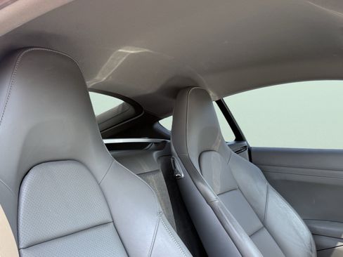 Used 2019 Porsche 718 Cayman RWD image 35
