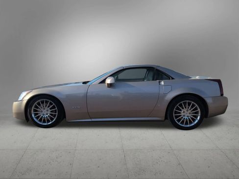 Used 2008 Cadillac XLR image 3