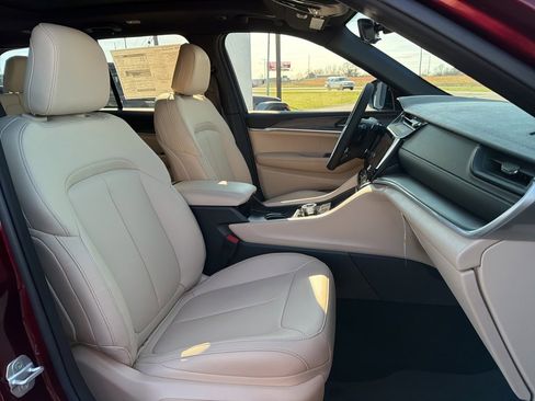 New 2026 Jeep Grand Cherokee Limited w/ Limited Altitude Package image 25