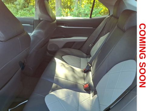 Used 2018 Toyota Camry XLE w/ Audio Package FWD image 9
