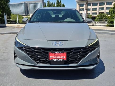 Used 2023 Hyundai Elantra SEL w/ Convenience Package FWD image 8