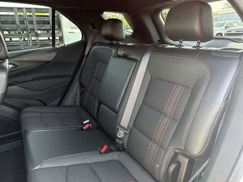 Used 2023 Chevrolet Equinox RS AWD/4WD image 17