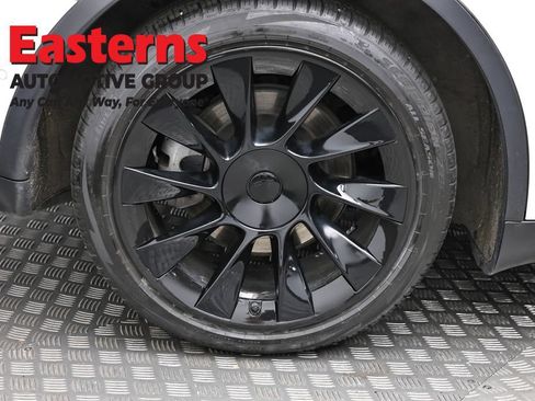 Used 2021 Tesla Model Y Long Range AWD/4WD image 24