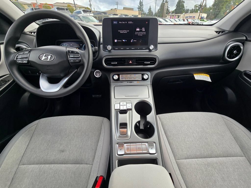 Used 2023 Hyundai Kona SE FWD image 17