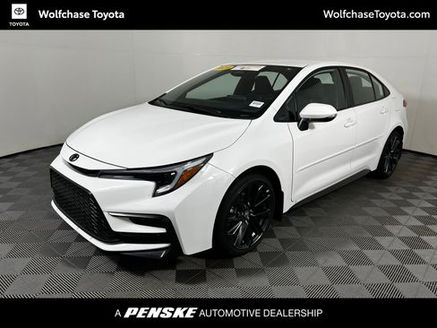 Certified 2025 Toyota Corolla SE image 1