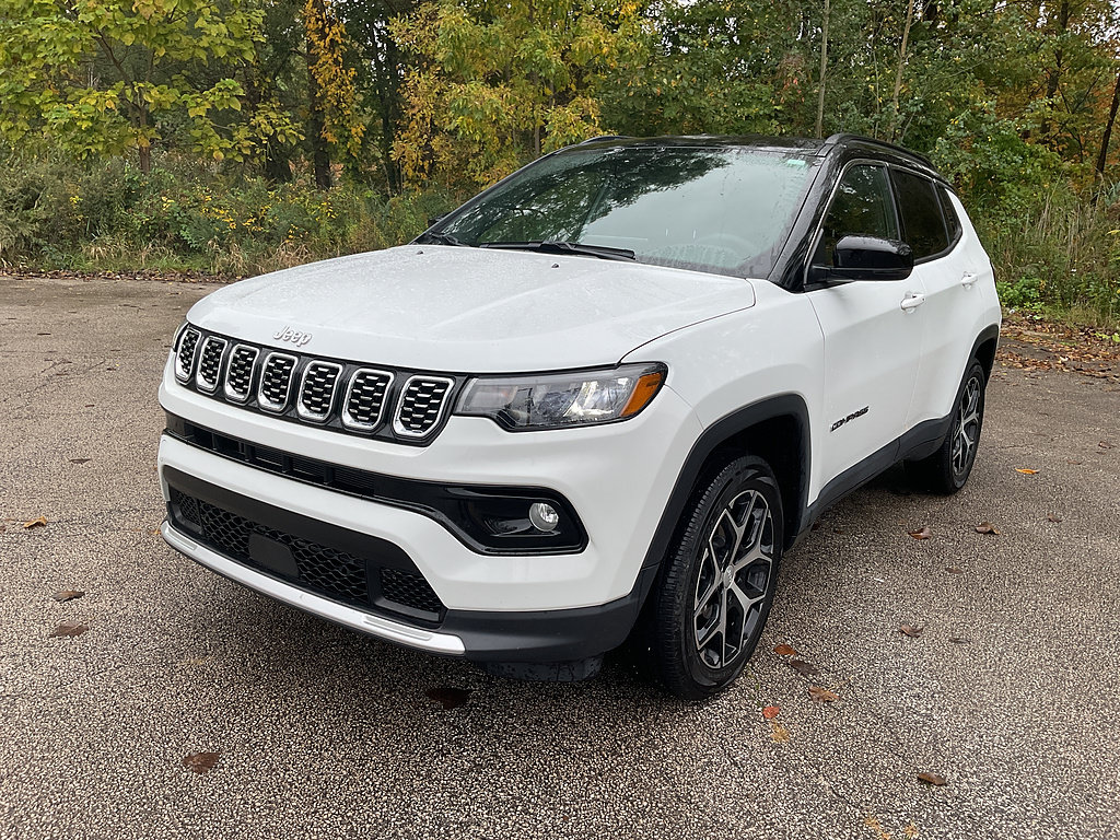 Used 2024 Jeep Compass Limited AWD/4WD image 3