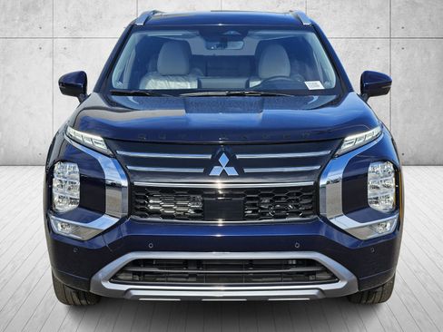 New 2026 Mitsubishi Outlander SEL image 2